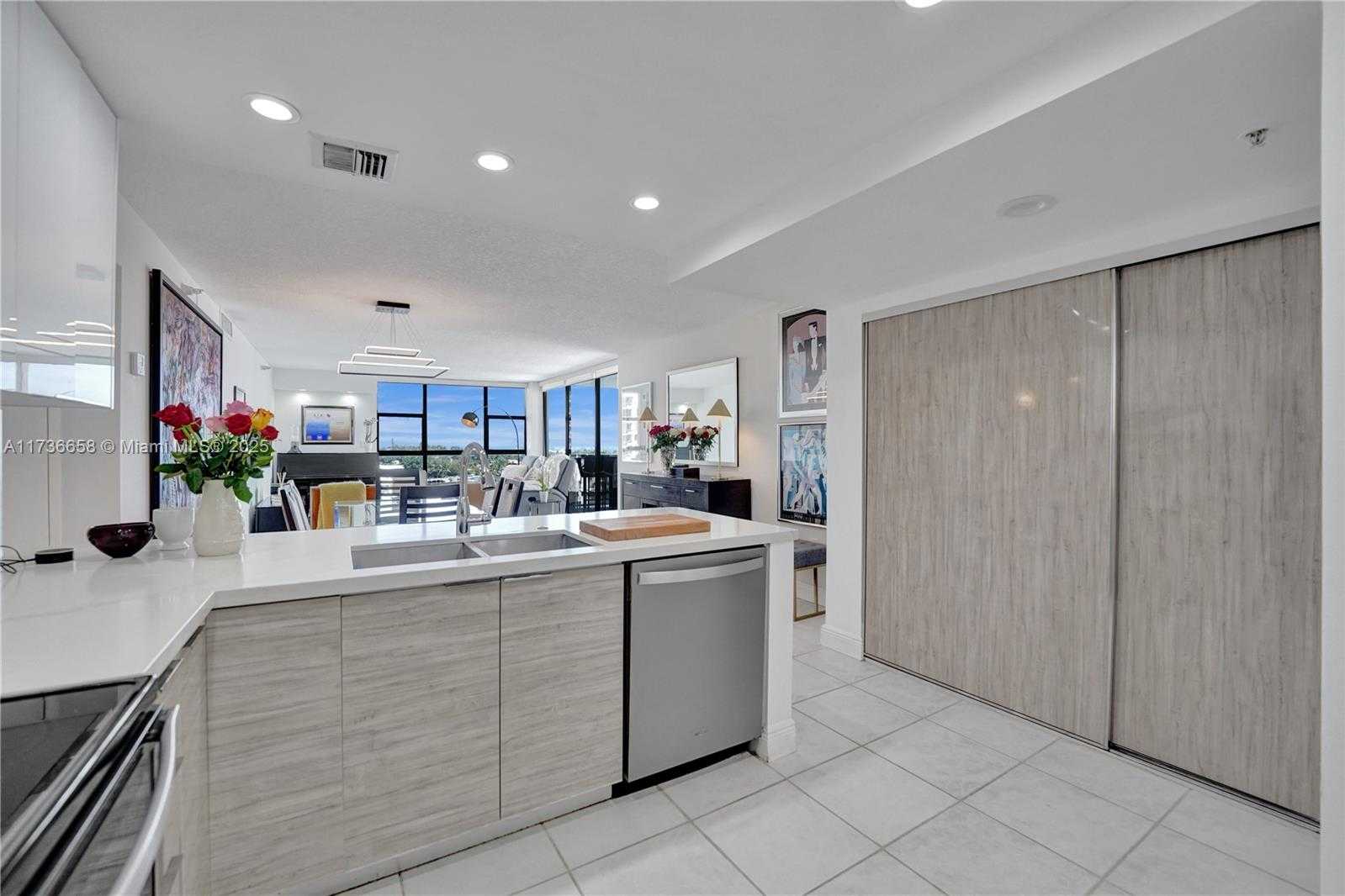 Small Image of 20505 EAST COUNTRY CLUB DR #833, Aventura Number 11