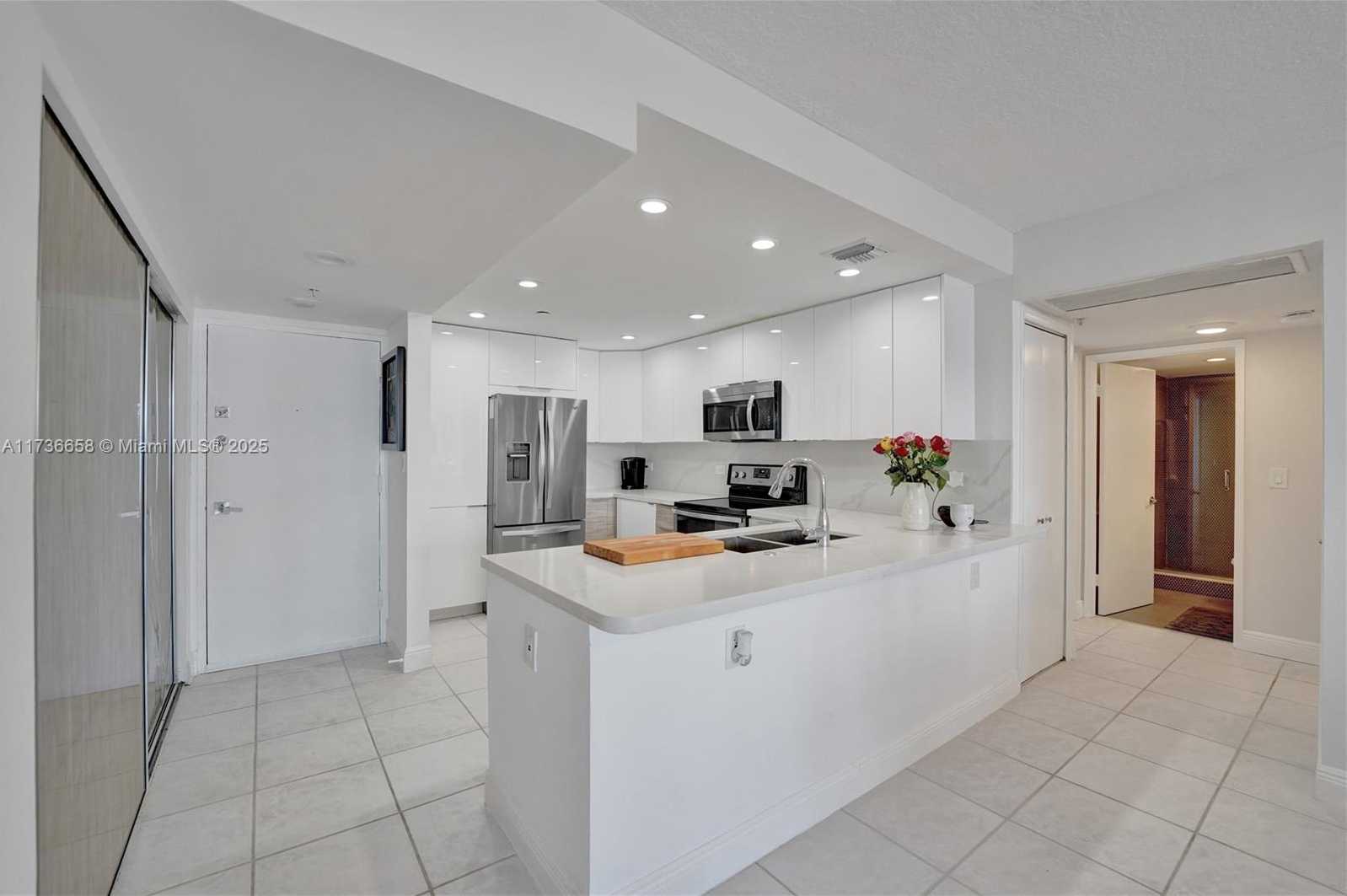Small Image of 20505 EAST COUNTRY CLUB DR #833, Aventura Number 14