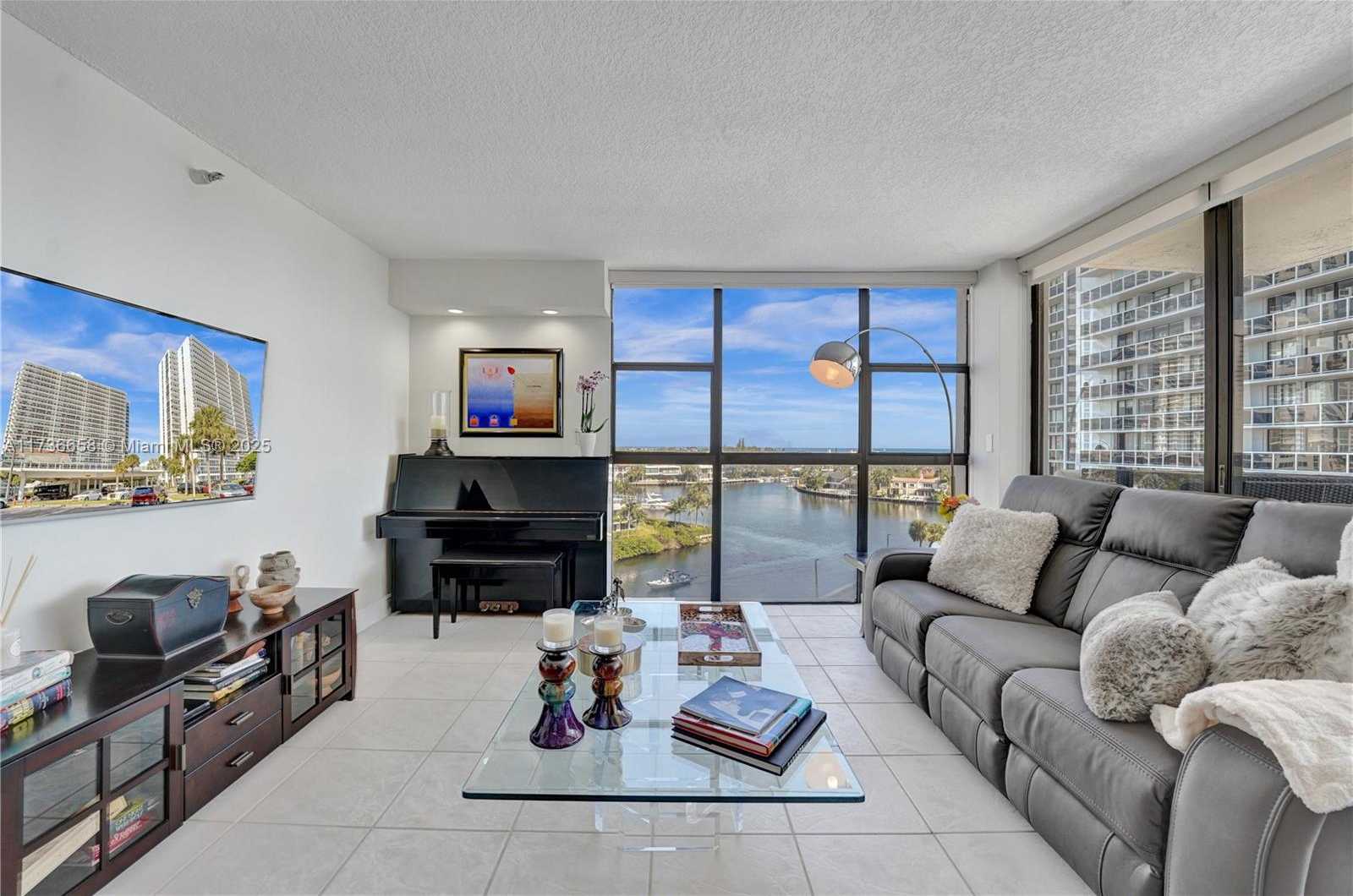 Small Image of 20505 EAST COUNTRY CLUB DR #833, Aventura Number 3