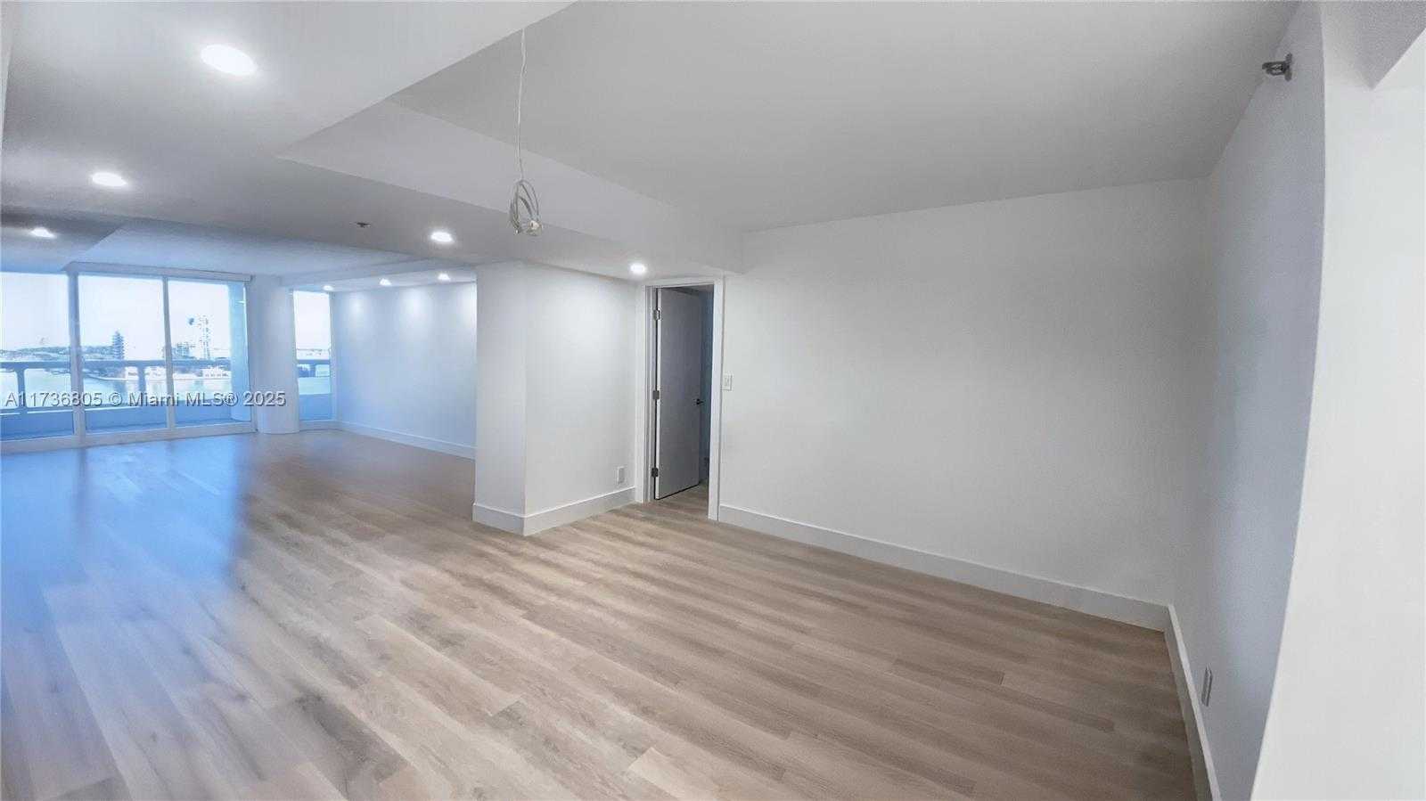 Small Image of 1717 NORTH BAYSHORE DR #A-1231, Miami Number 13