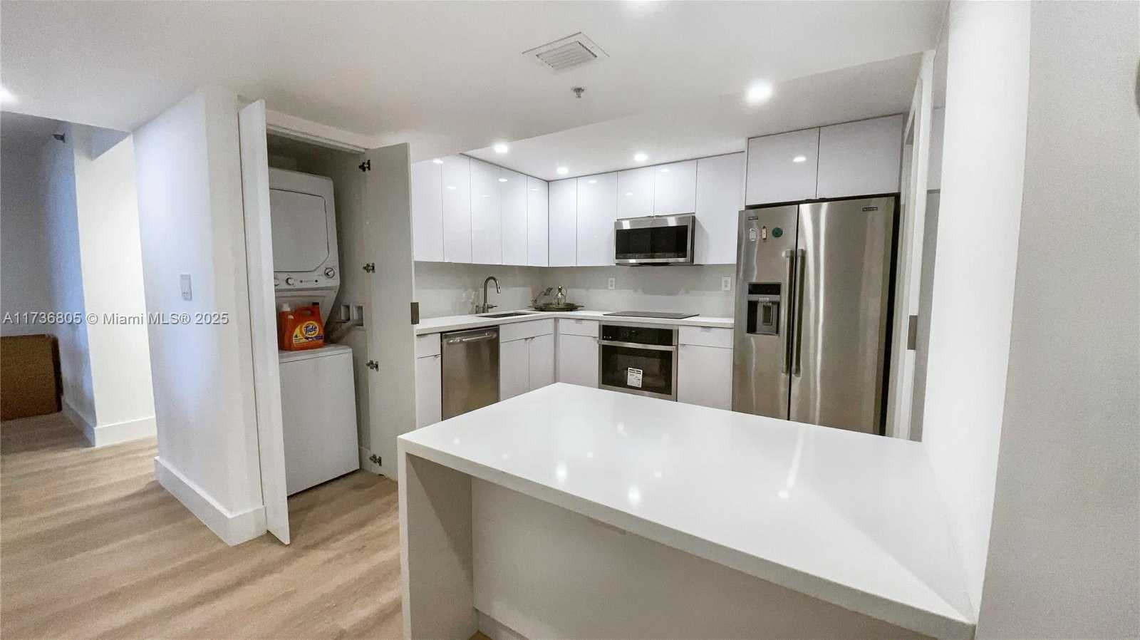 Small Image of 1717 NORTH BAYSHORE DR #A-1231, Miami Number 17