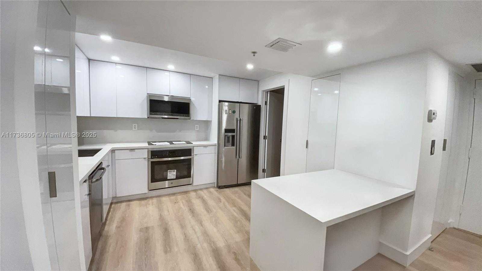 Small Image of 1717 NORTH BAYSHORE DR #A-1231, Miami Number 19
