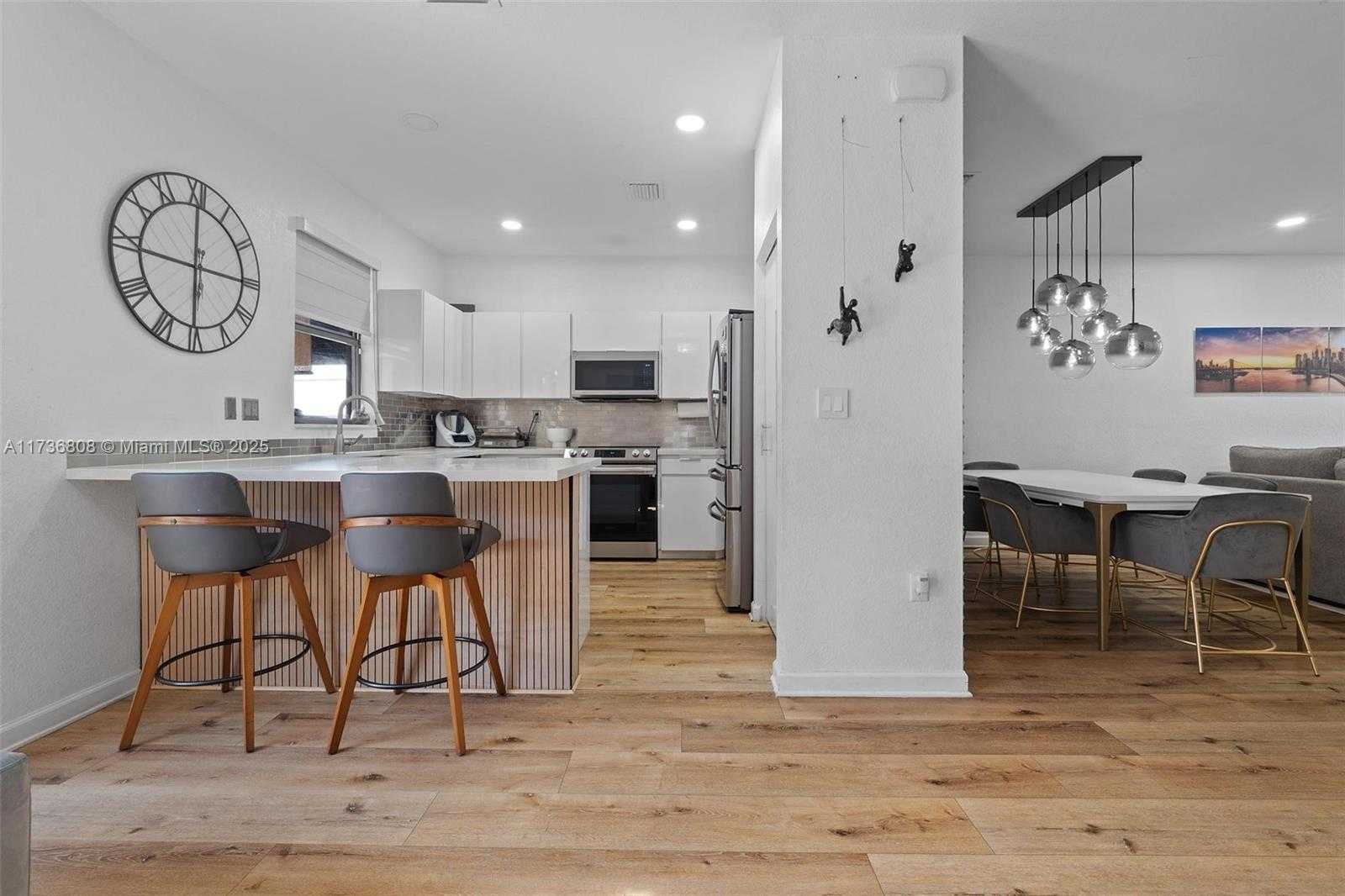 Small Image of 3436 WEST 90TH ST #3436, Hialeah Number 2