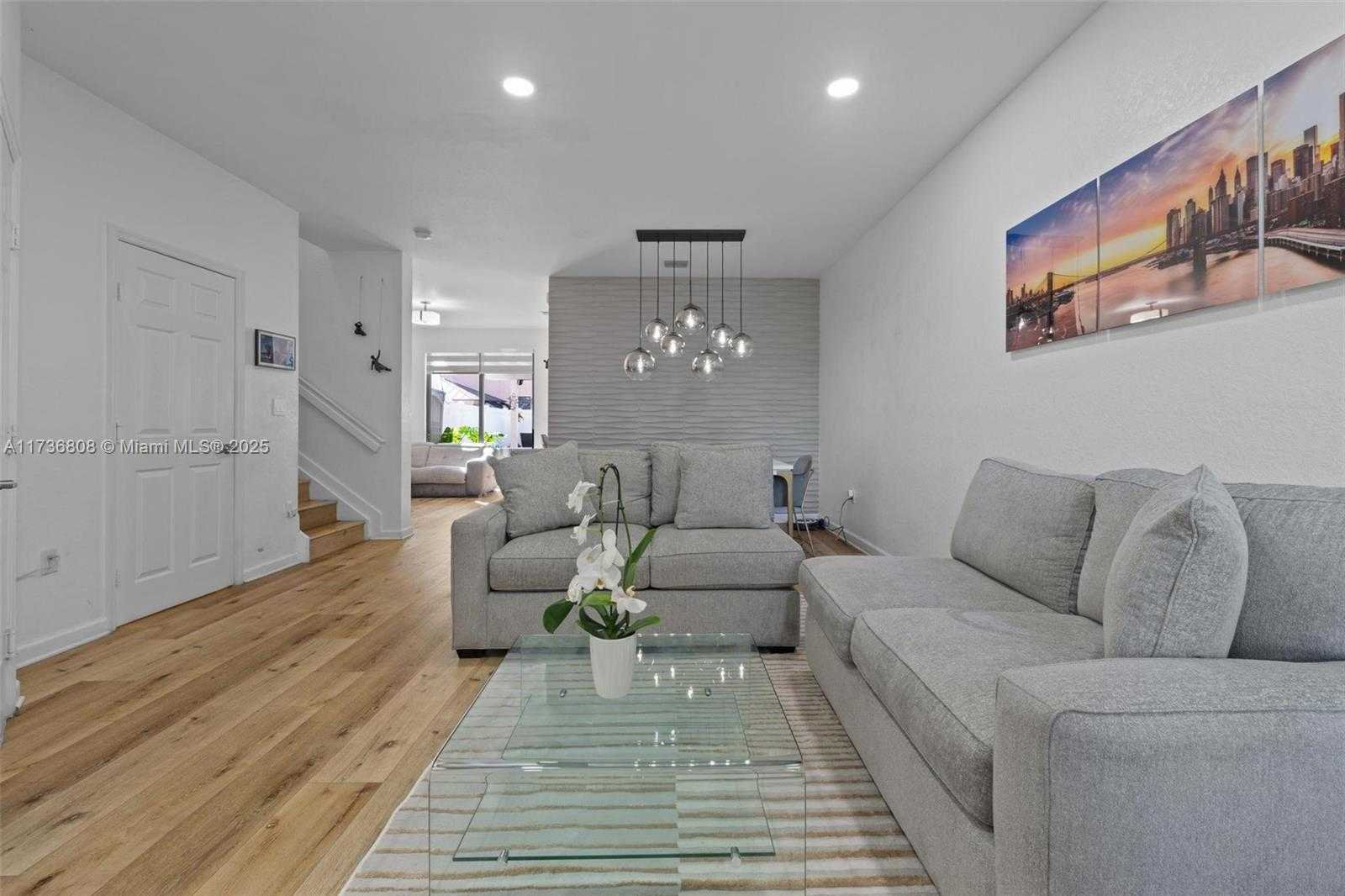 Small Image of 3436 WEST 90TH ST #3436, Hialeah Number 5