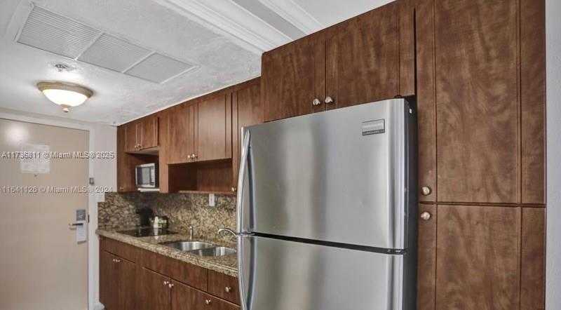 Small Image of 19201 COLLINS AVE #422, Sunny Isles Beach Number 3