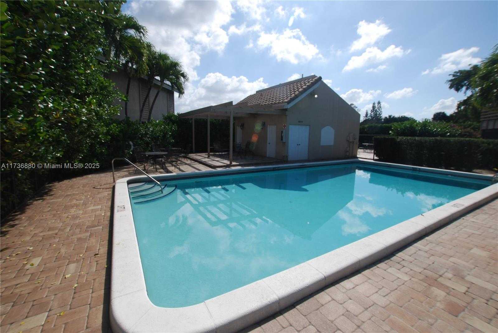 Small Image of Coral Springs Number 6