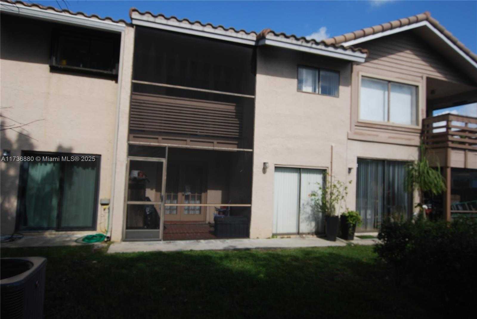 Small Image of Coral Springs Number 7