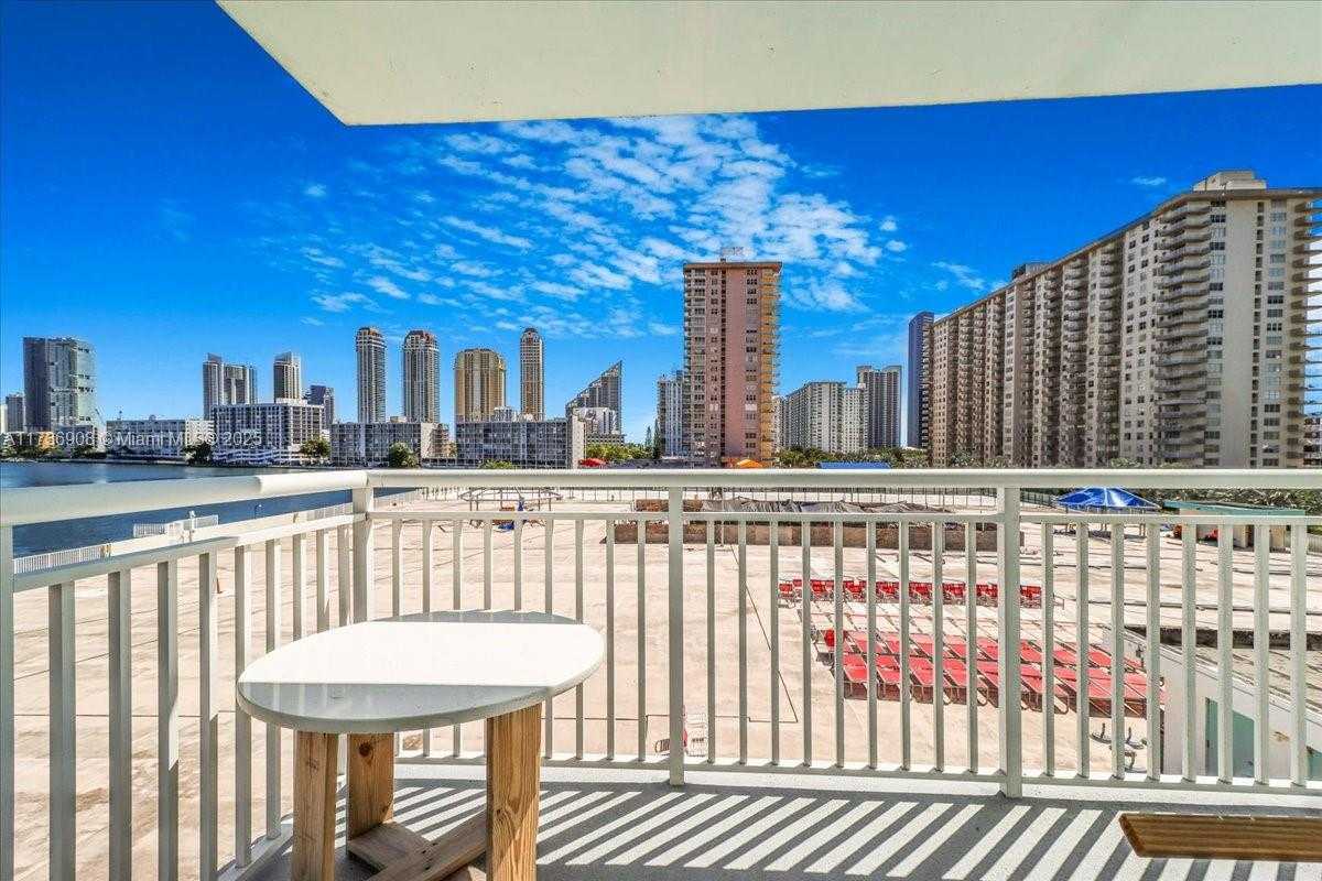 Small Image of 301 174TH ST #514, Sunny Isles Beach Number 27