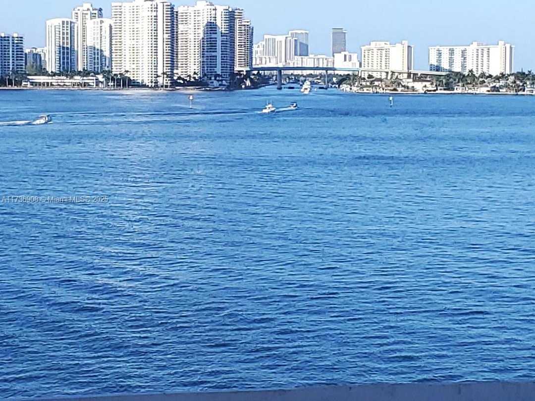 Small Image of 301 174TH ST #514, Sunny Isles Beach Number 3
