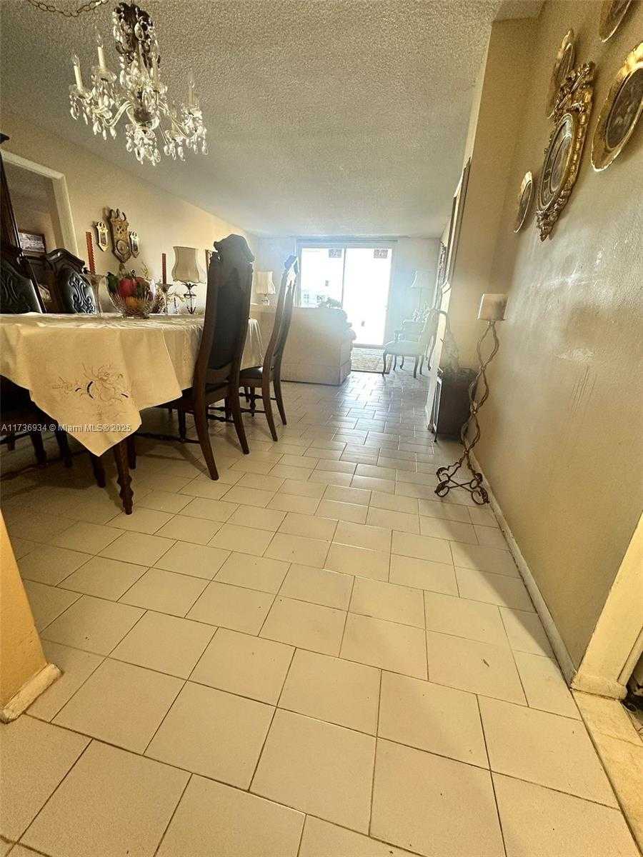 Small Image of 427 GOLDEN ISLES DR #7E, Hallandale Beach Number 3