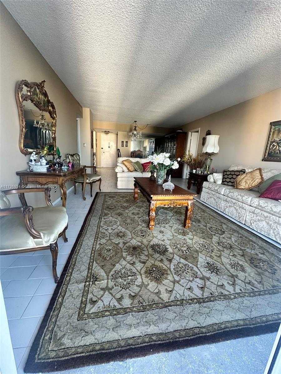 Small Image of 427 GOLDEN ISLES DR #7E, Hallandale Beach Number 5