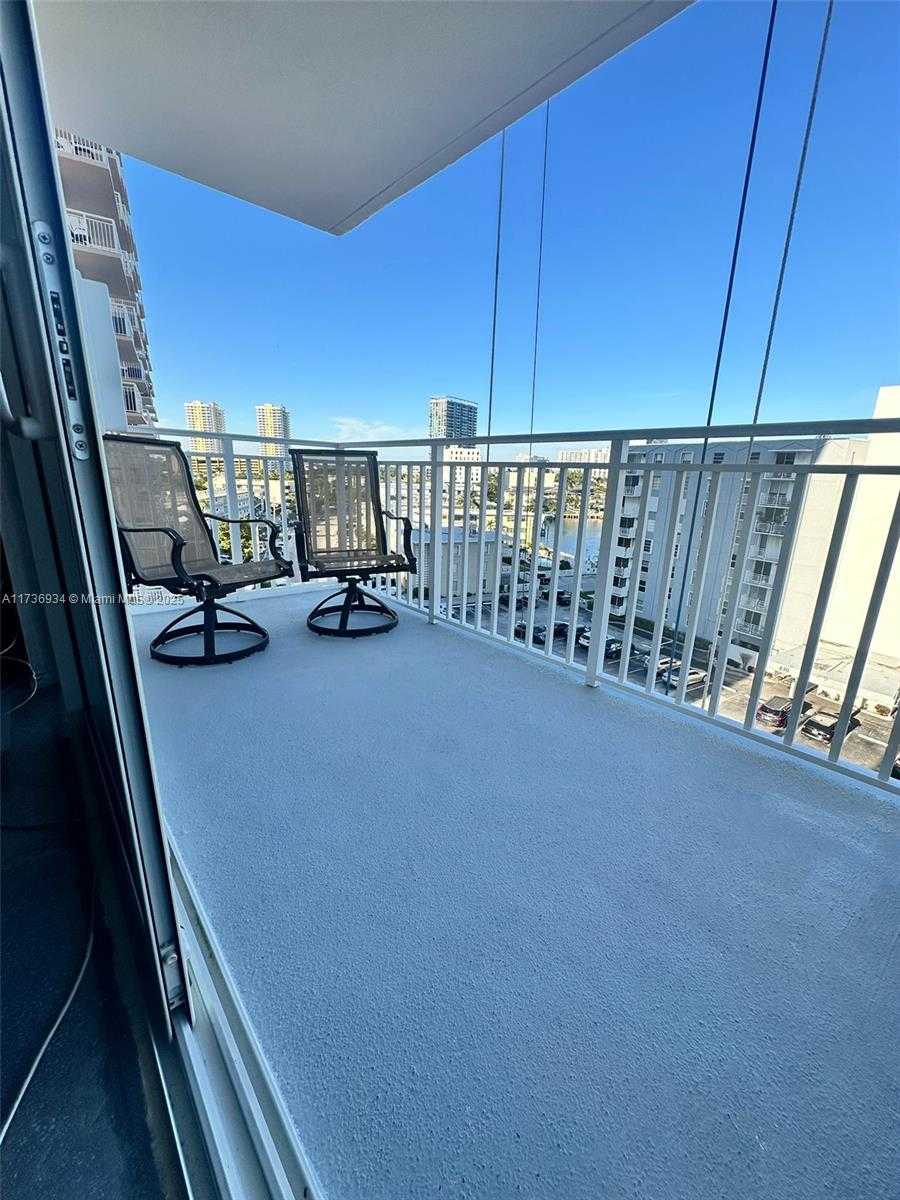 Small Image of 427 GOLDEN ISLES DR #7E, Hallandale Beach Number 9