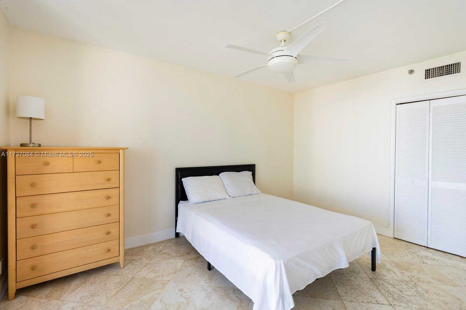 Small Image of 1581 BRICKELL AVE #1408, Miami Number 16