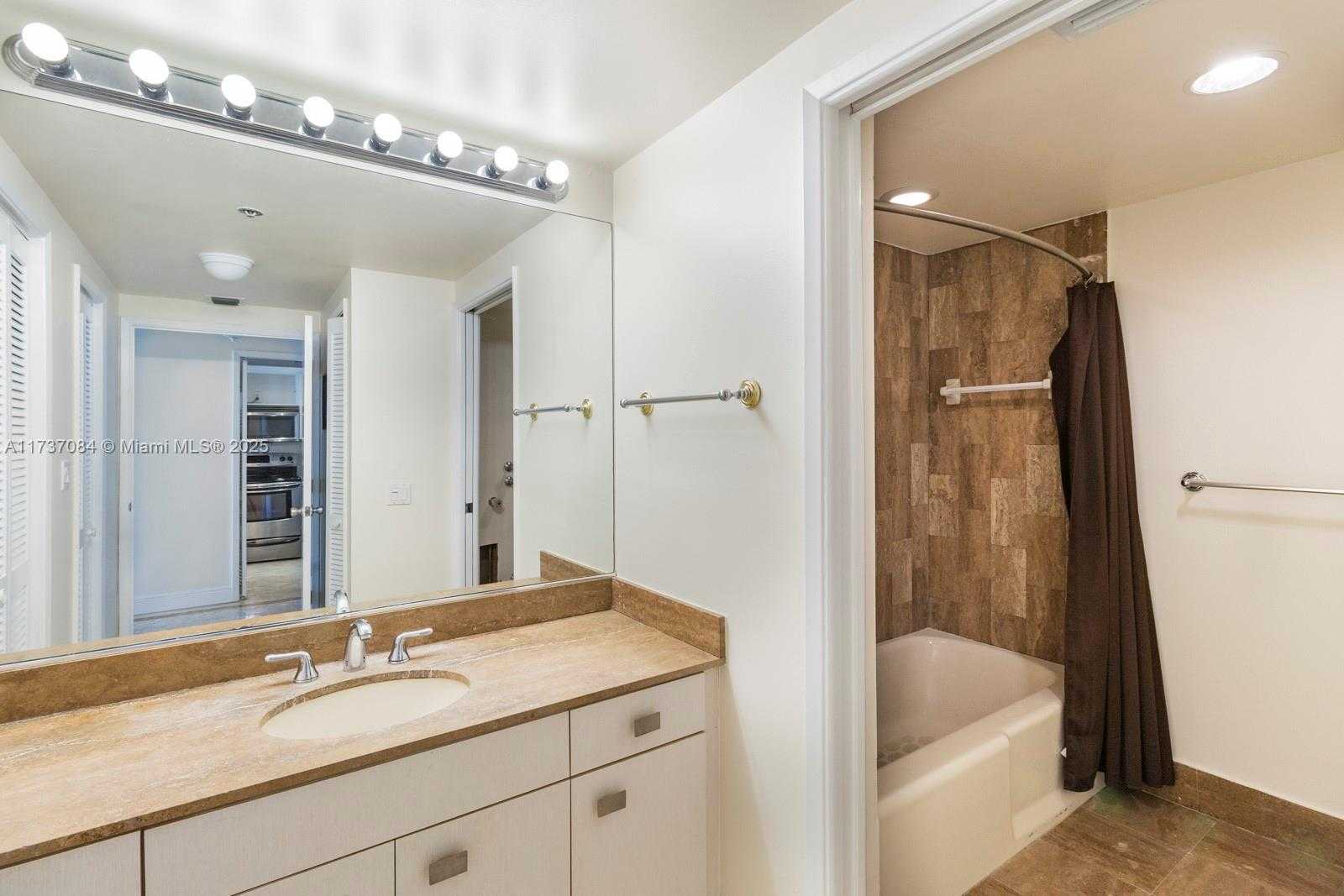 Small Image of 1581 BRICKELL AVE #1408, Miami Number 17