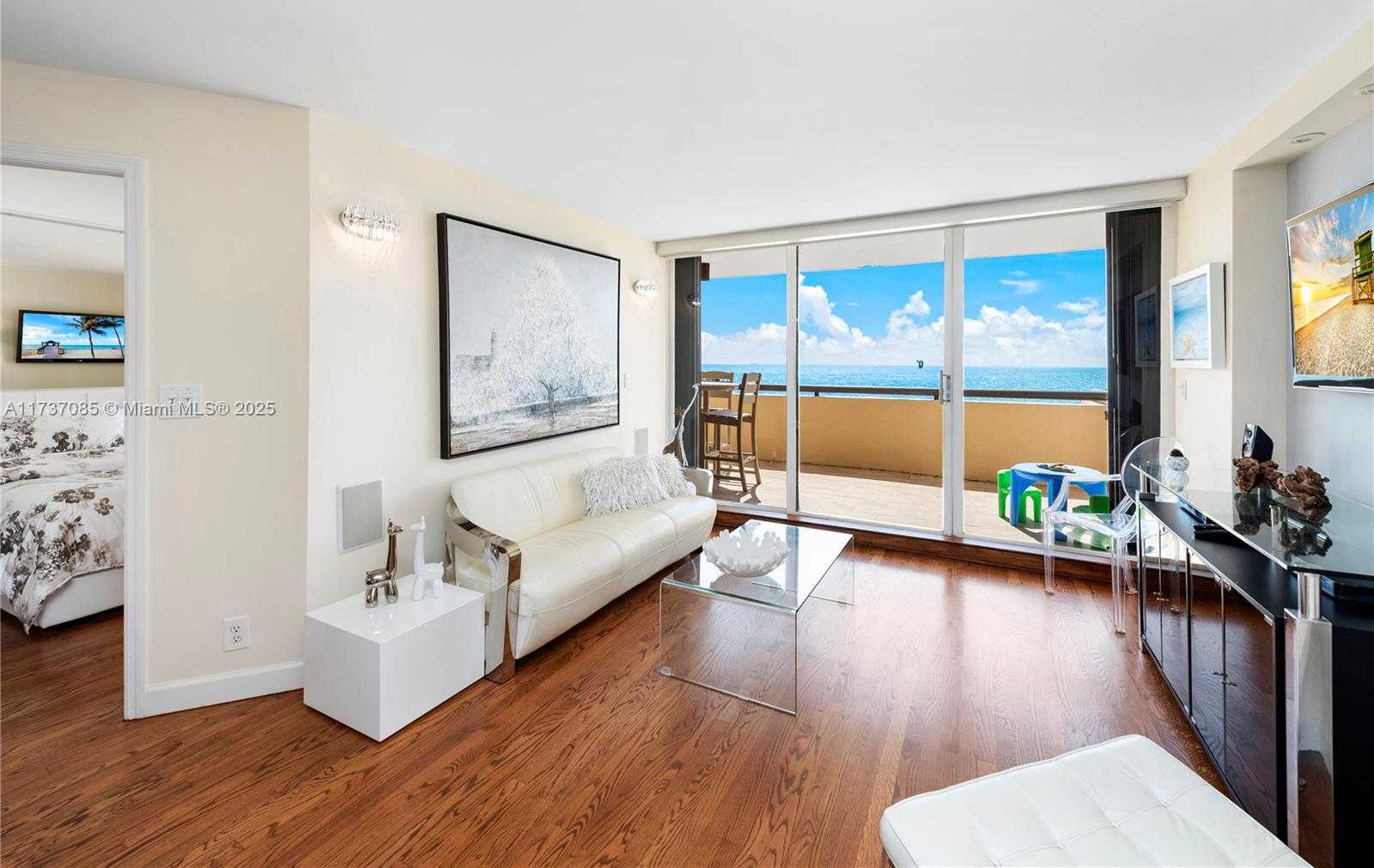 Small Image of 2555 COLLINS AVE #607, Miami Beach Number 11
