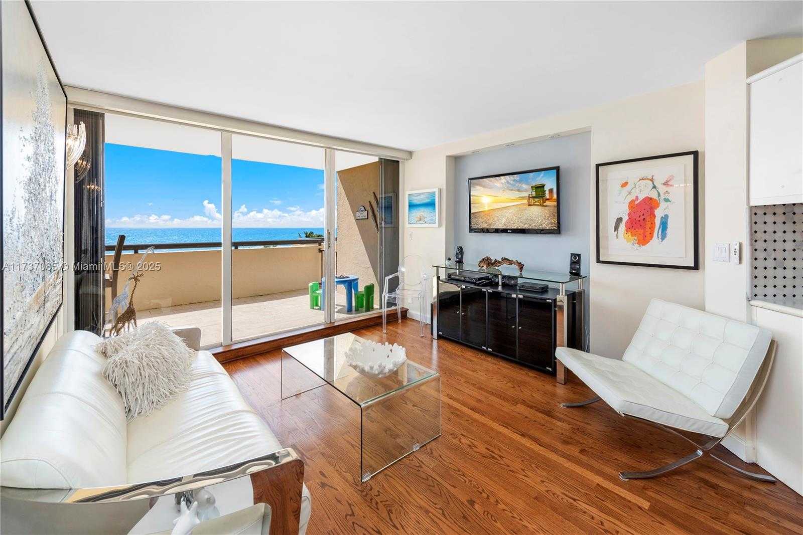 Small Image of 2555 COLLINS AVE #607, Miami Beach Number 12