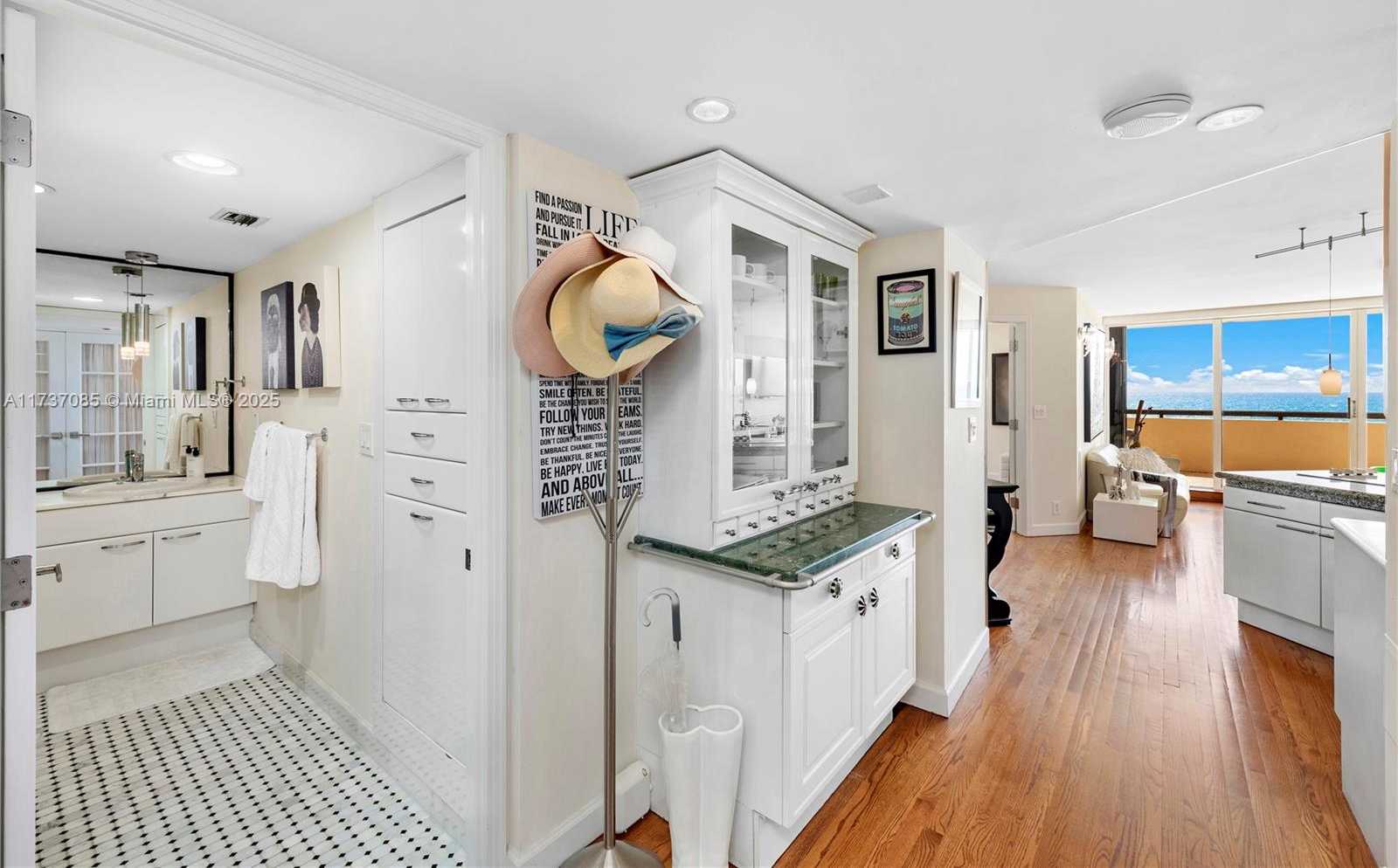 Small Image of 2555 COLLINS AVE #607, Miami Beach Number 16