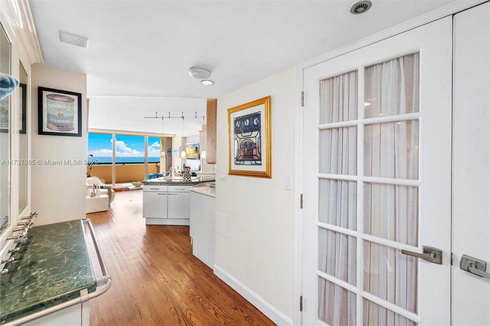Small Image of 2555 COLLINS AVE #607, Miami Beach Number 18