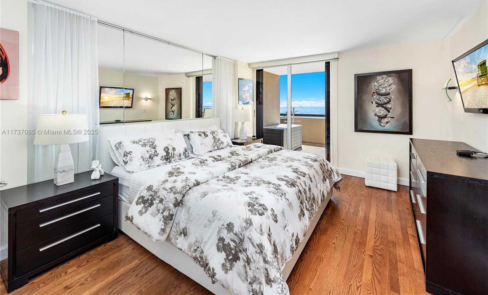Small Image of 2555 COLLINS AVE #607, Miami Beach Number 24