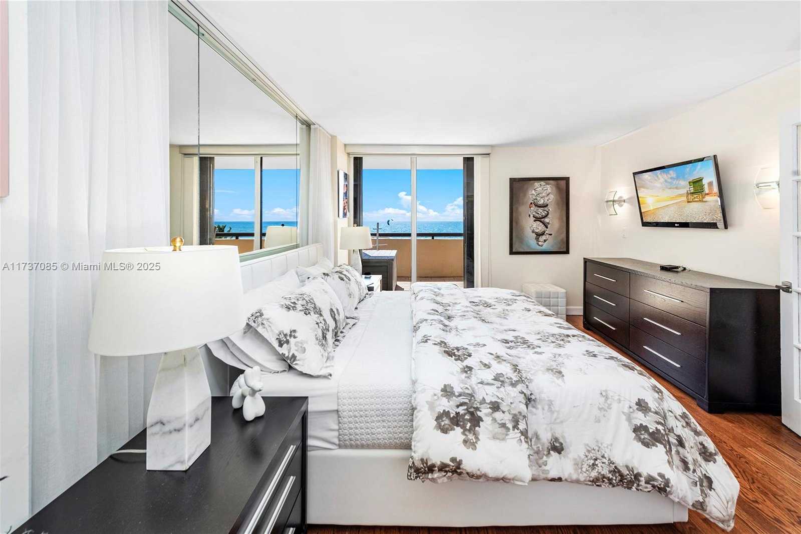 Small Image of 2555 COLLINS AVE #607, Miami Beach Number 25