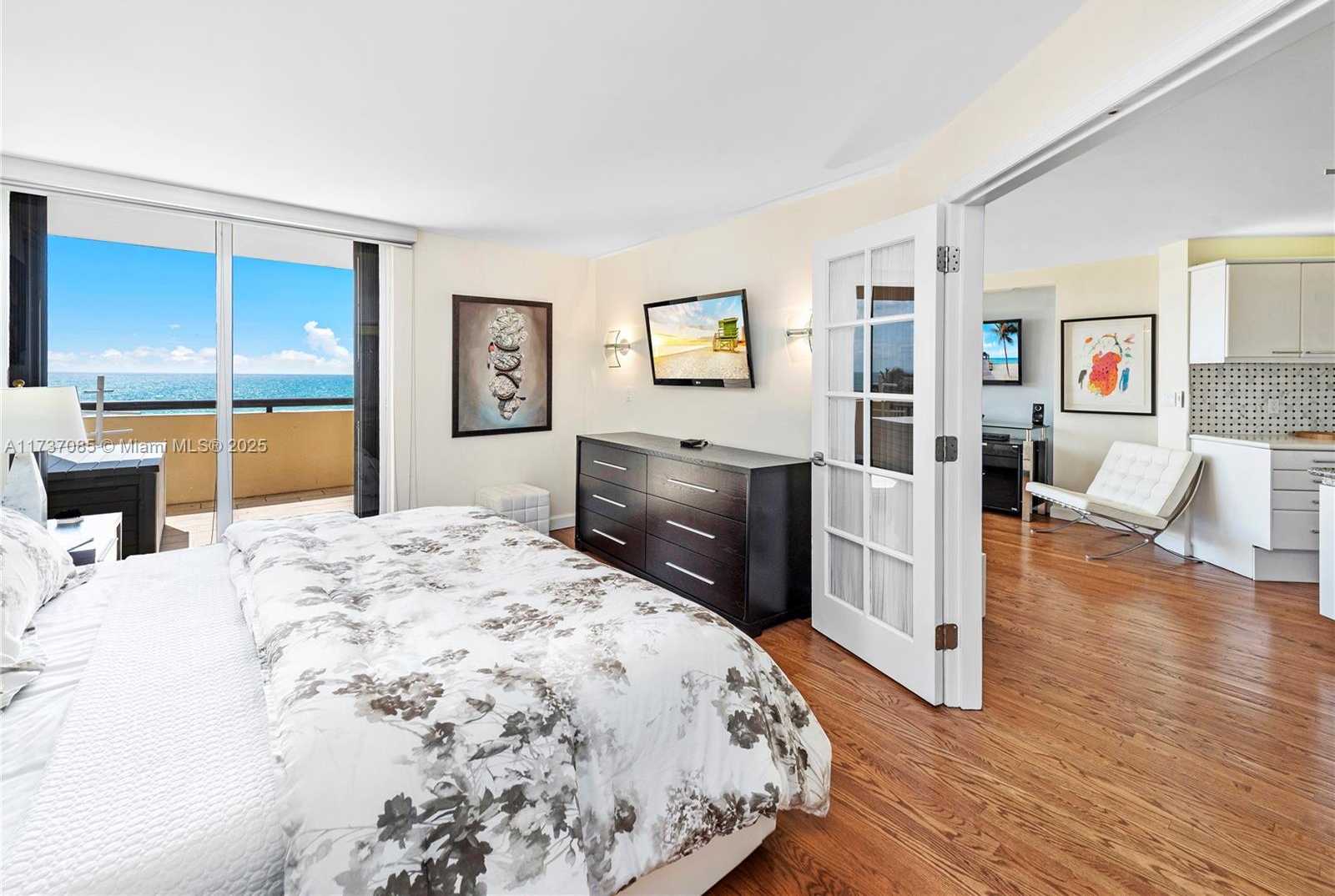 Small Image of 2555 COLLINS AVE #607, Miami Beach Number 26