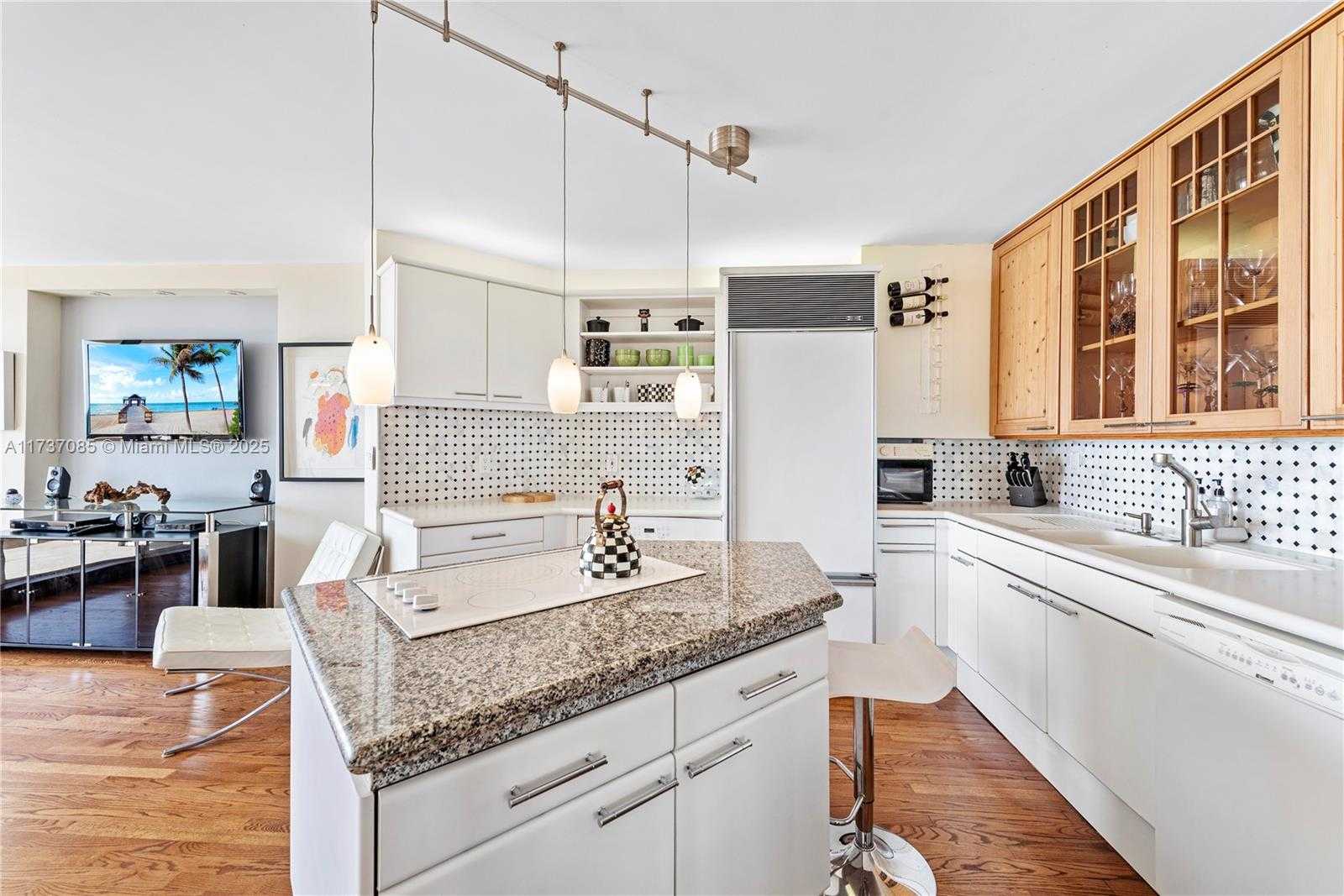Small Image of 2555 COLLINS AVE #607, Miami Beach Number 29
