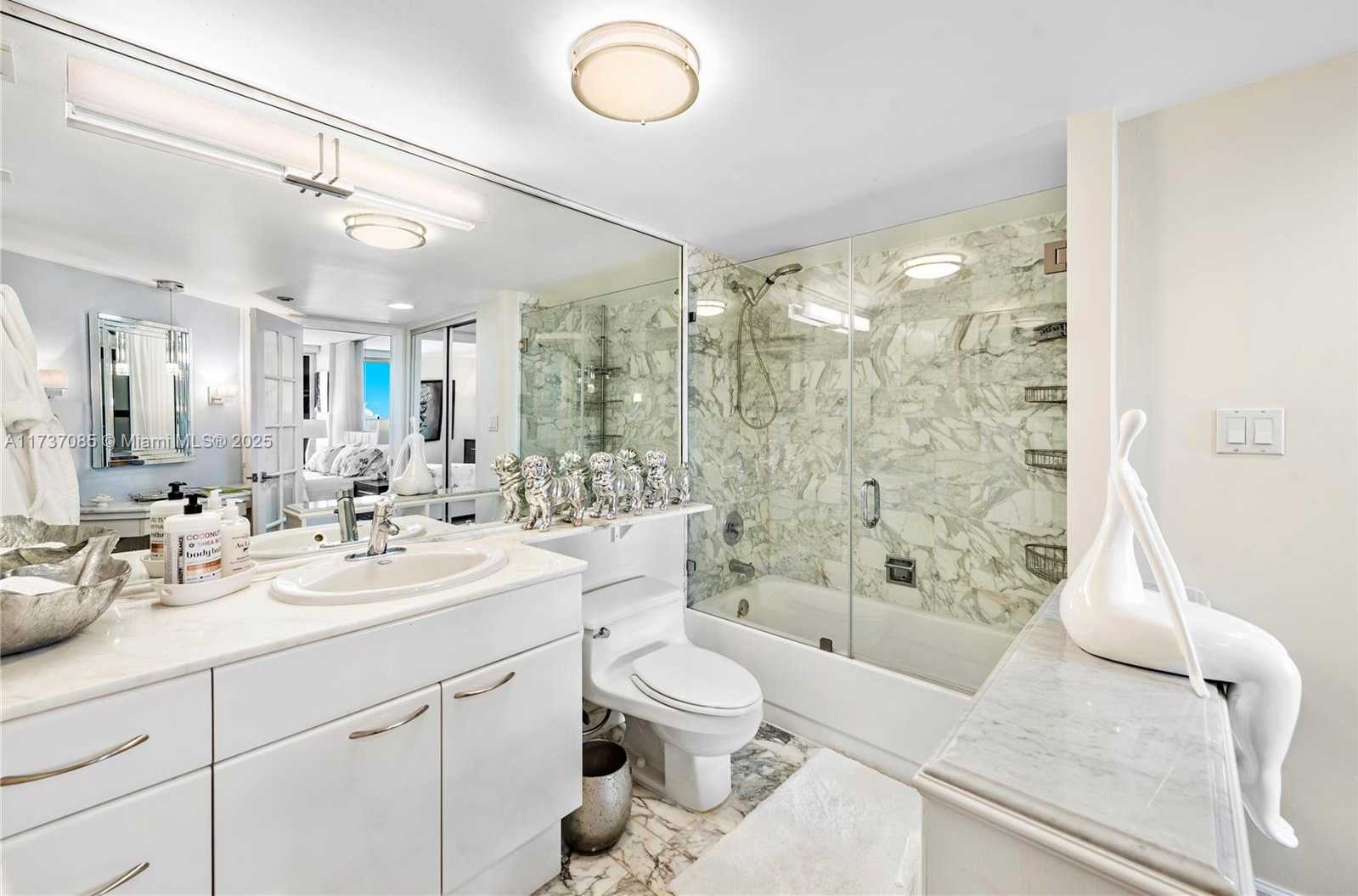 Small Image of 2555 COLLINS AVE #607, Miami Beach Number 32