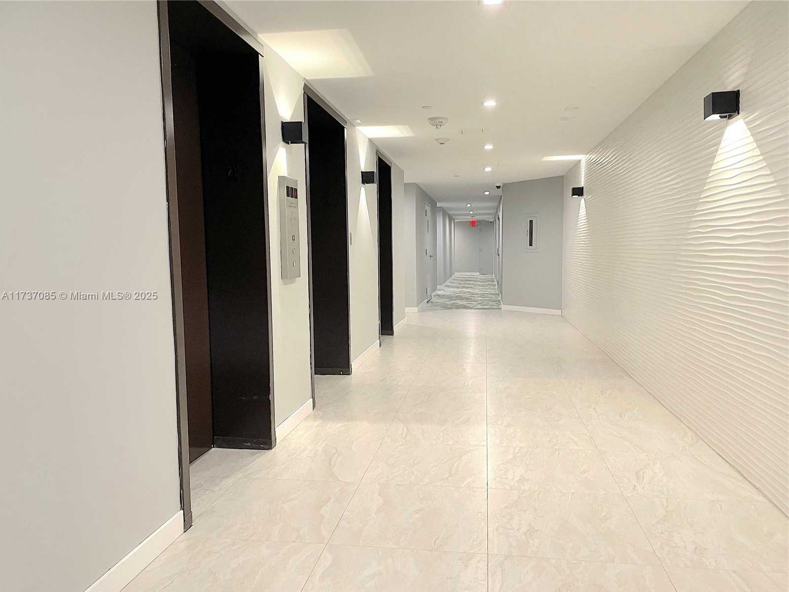 Small Image of 2555 COLLINS AVE #607, Miami Beach Number 43
