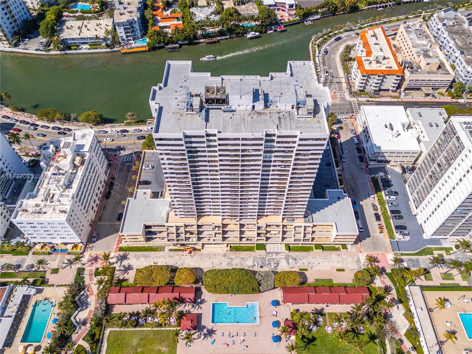Small Image of 2555 COLLINS AVE #607, Miami Beach Number 47