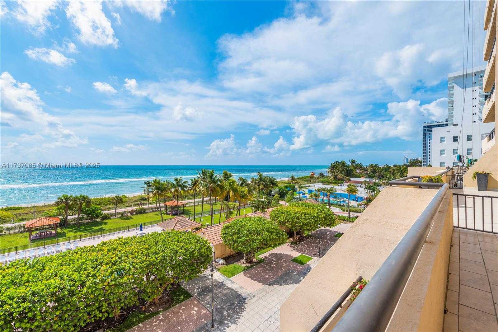 Small Image of 2555 COLLINS AVE #607, Miami Beach Number 5