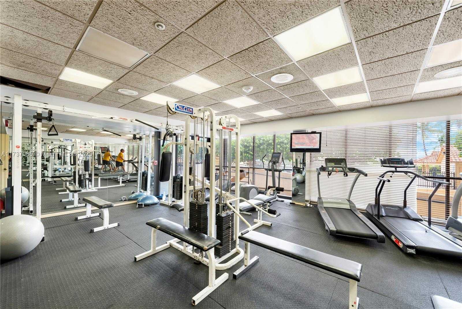 Small Image of 2555 COLLINS AVE #607, Miami Beach Number 58