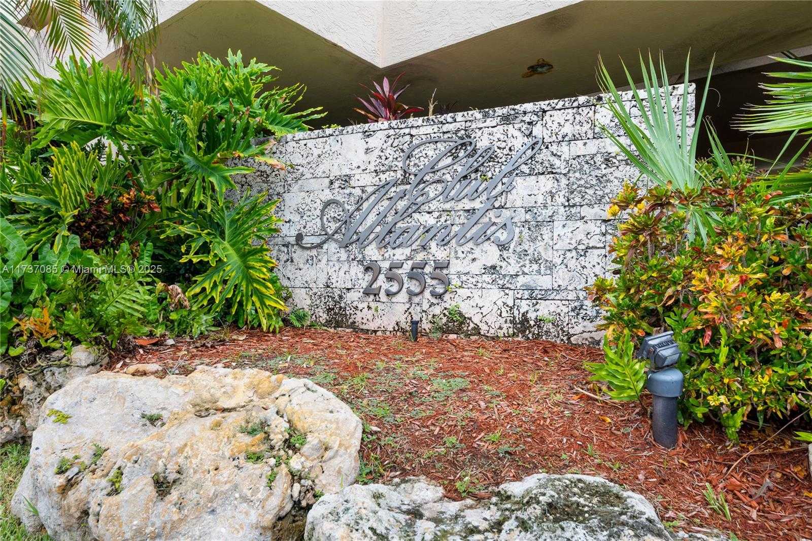 Small Image of 2555 COLLINS AVE #607, Miami Beach Number 59