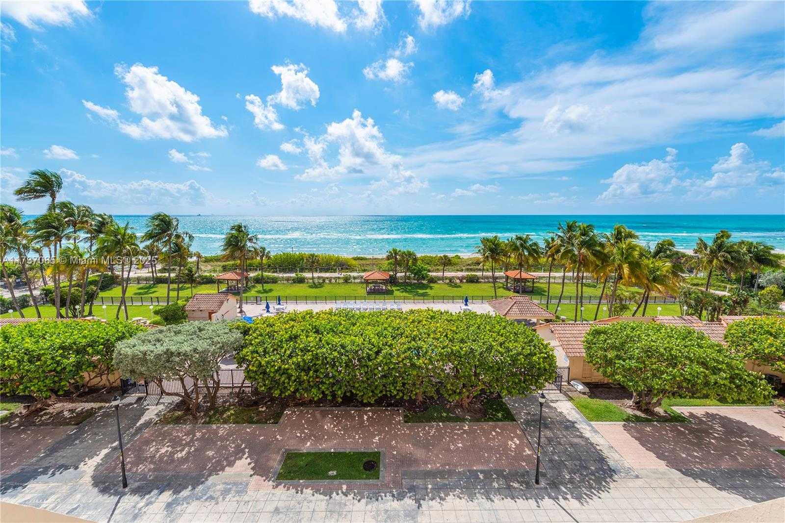 Small Image of 2555 COLLINS AVE #607, Miami Beach Number 7