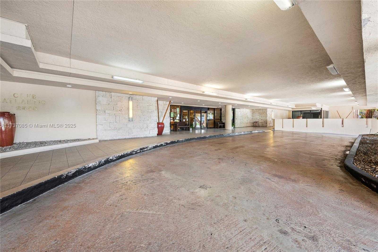 Small Image of 2555 COLLINS AVE #607, Miami Beach Number 77