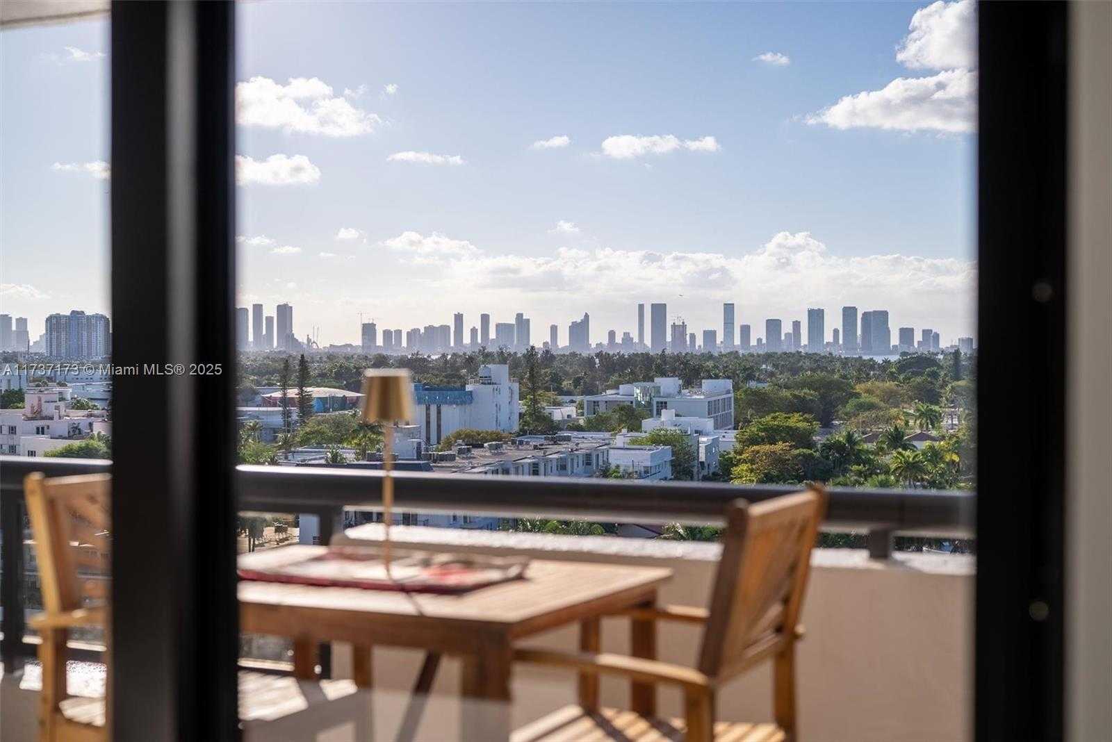 Small Image of 2555 COLLINS AVE #1106, Miami Beach Number 30