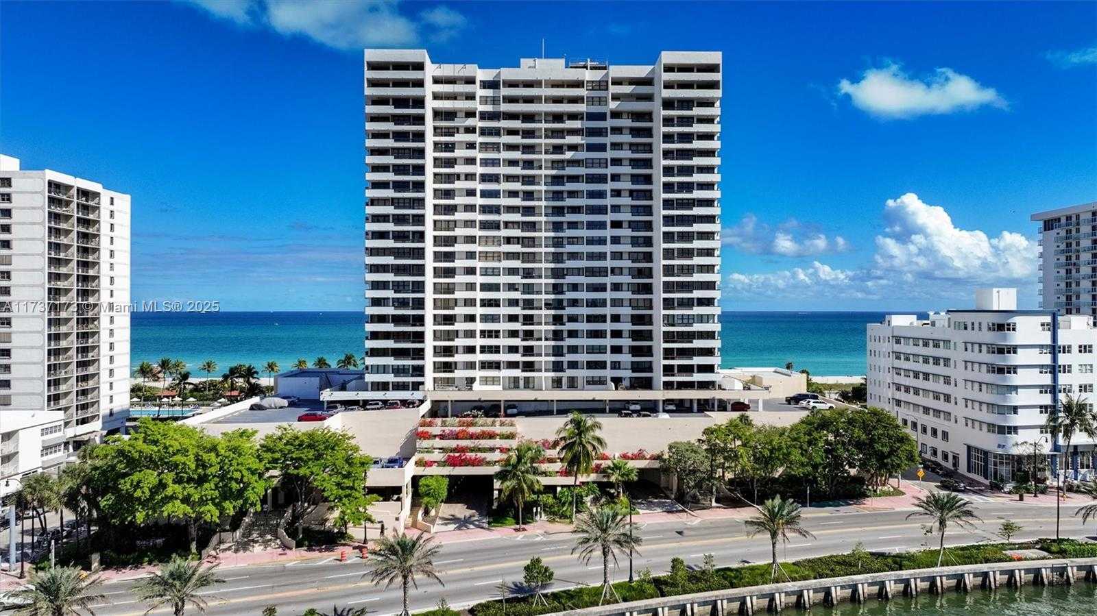 Small Image of 2555 COLLINS AVE #1106, Miami Beach Number 31