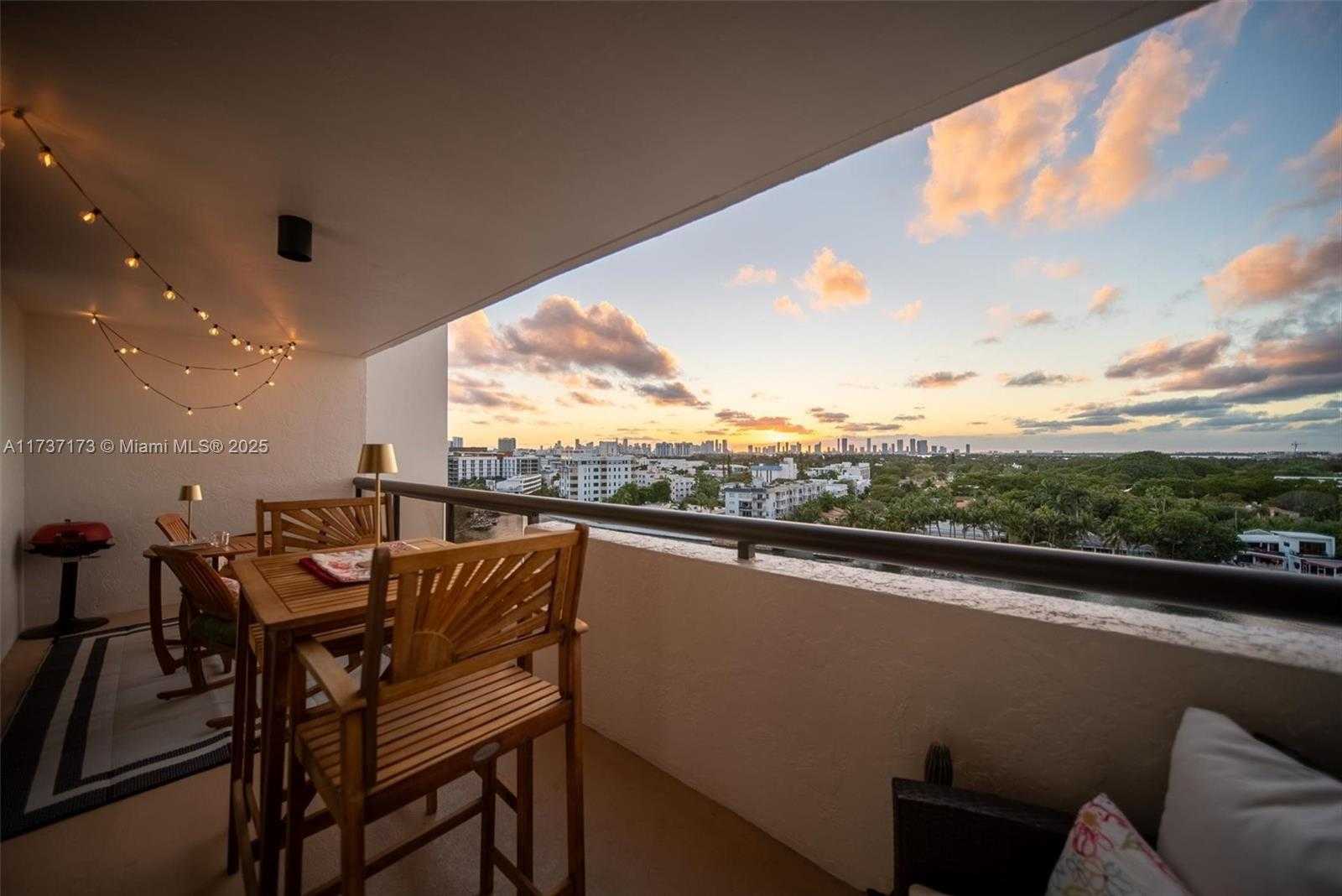 Small Image of 2555 COLLINS AVE #1106, Miami Beach Number 5