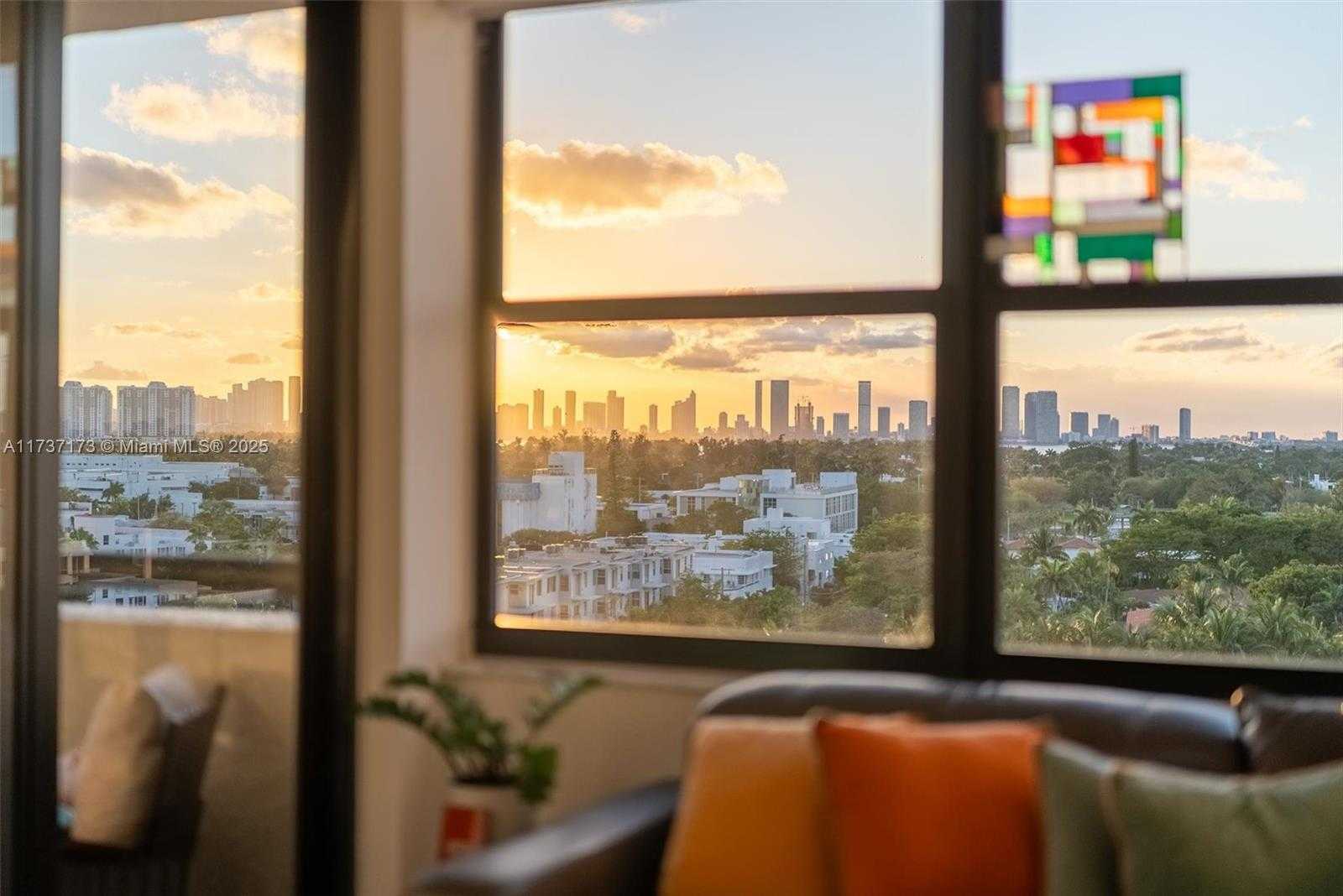 Small Image of 2555 COLLINS AVE #1106, Miami Beach Number 6