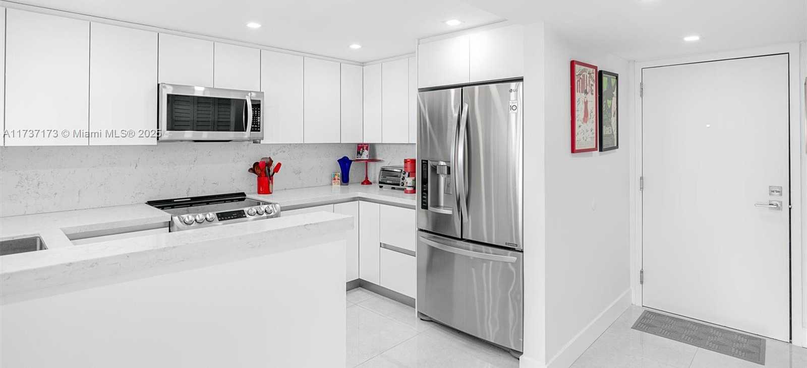 Small Image of 2555 COLLINS AVE #1106, Miami Beach Number 9