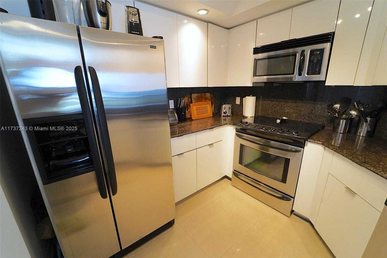 Small Image of 1900 SUNSET HARBOUR DR #2315, Miami Beach Number 10
