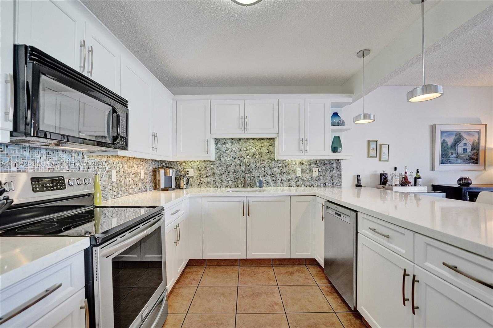 Small Image of 17700 NORTH BAY RD #608, Sunny Isles Beach Number 16