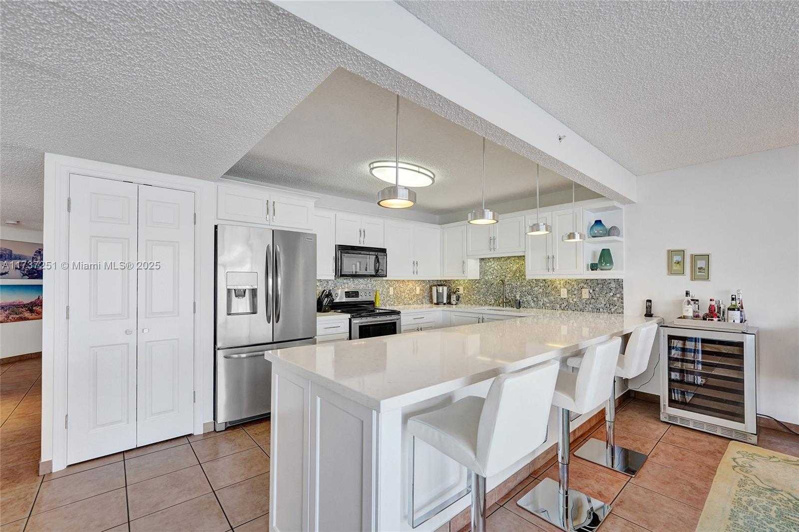 Small Image of 17700 NORTH BAY RD #608, Sunny Isles Beach Number 19