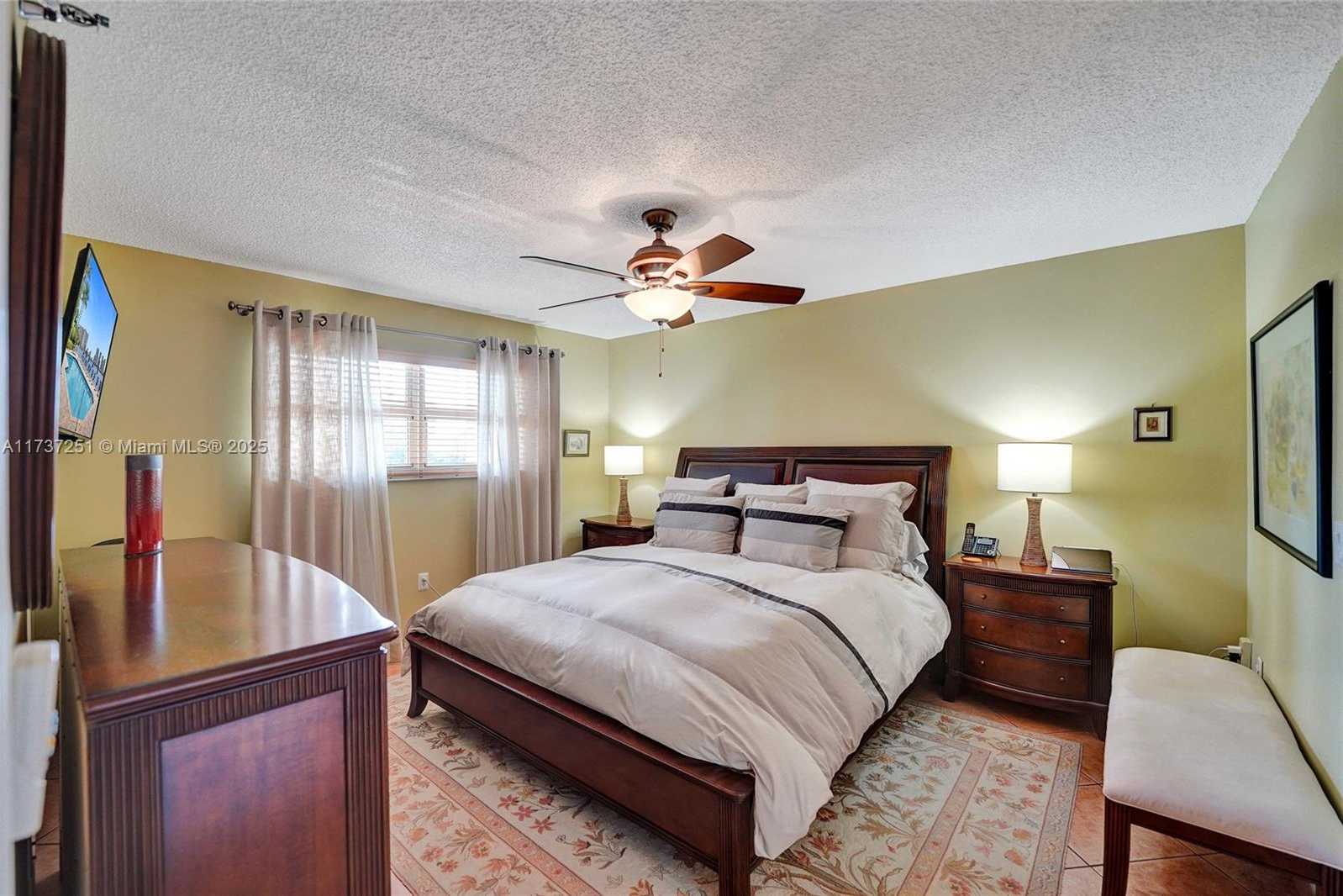 Small Image of 17700 NORTH BAY RD #608, Sunny Isles Beach Number 25