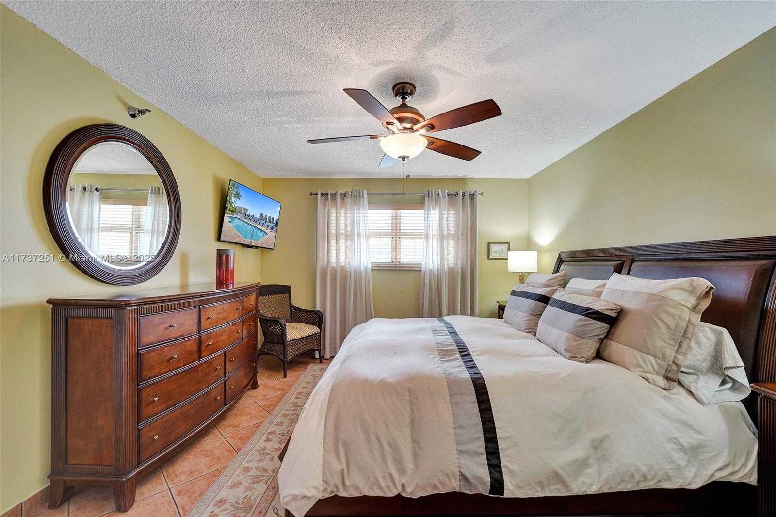 Small Image of 17700 NORTH BAY RD #608, Sunny Isles Beach Number 26
