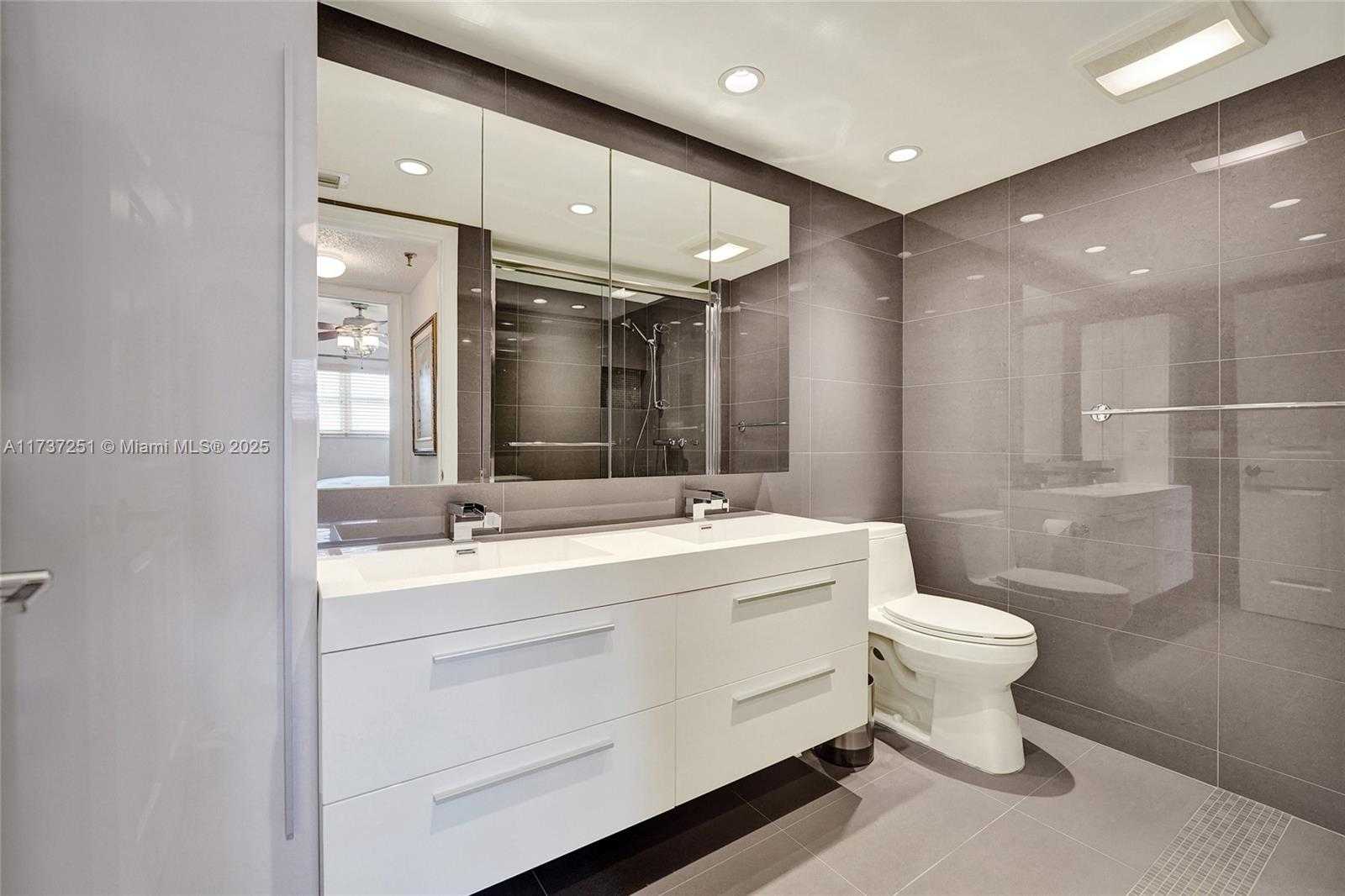 Small Image of 17700 NORTH BAY RD #608, Sunny Isles Beach Number 40