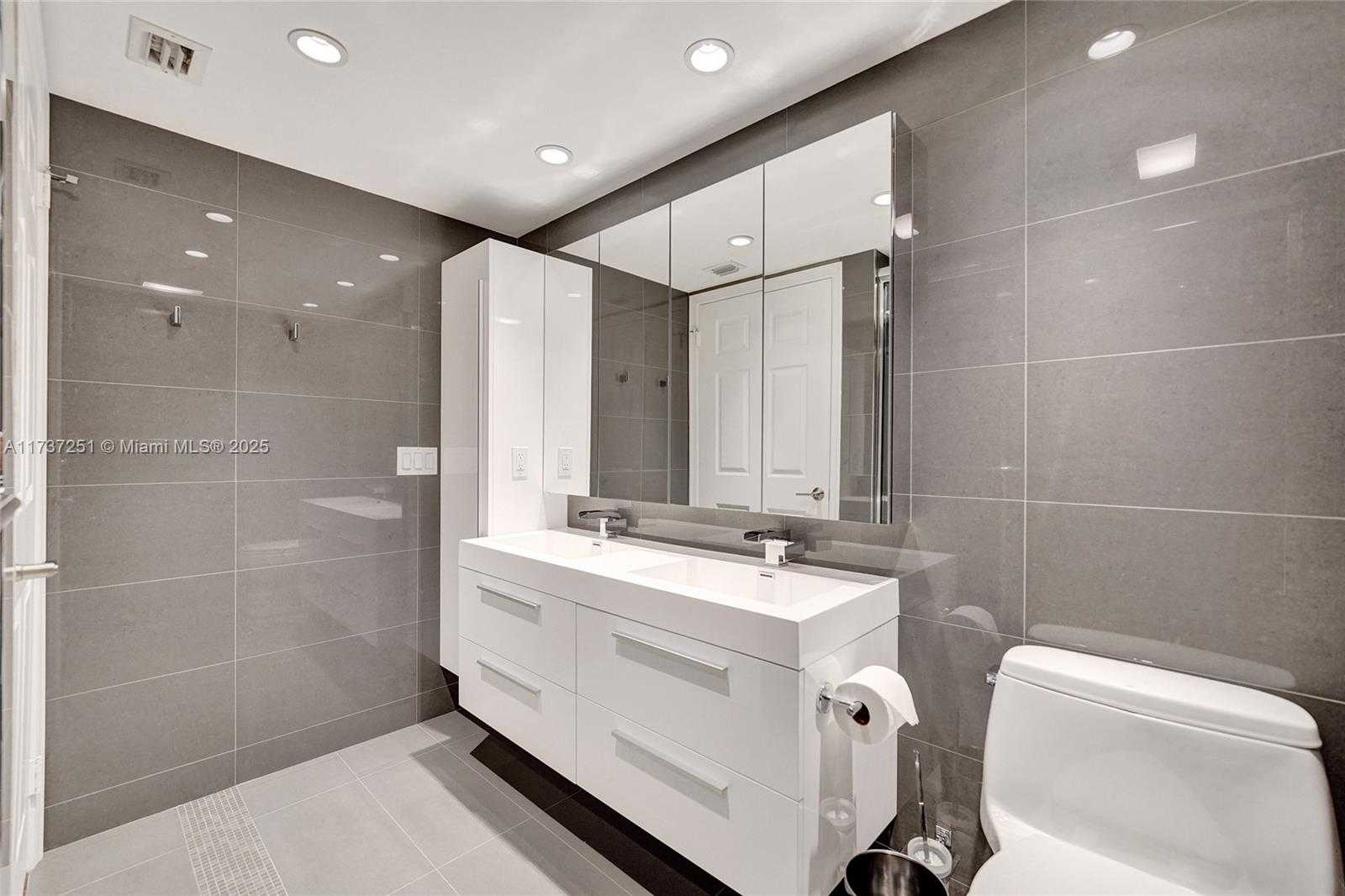 Small Image of 17700 NORTH BAY RD #608, Sunny Isles Beach Number 43