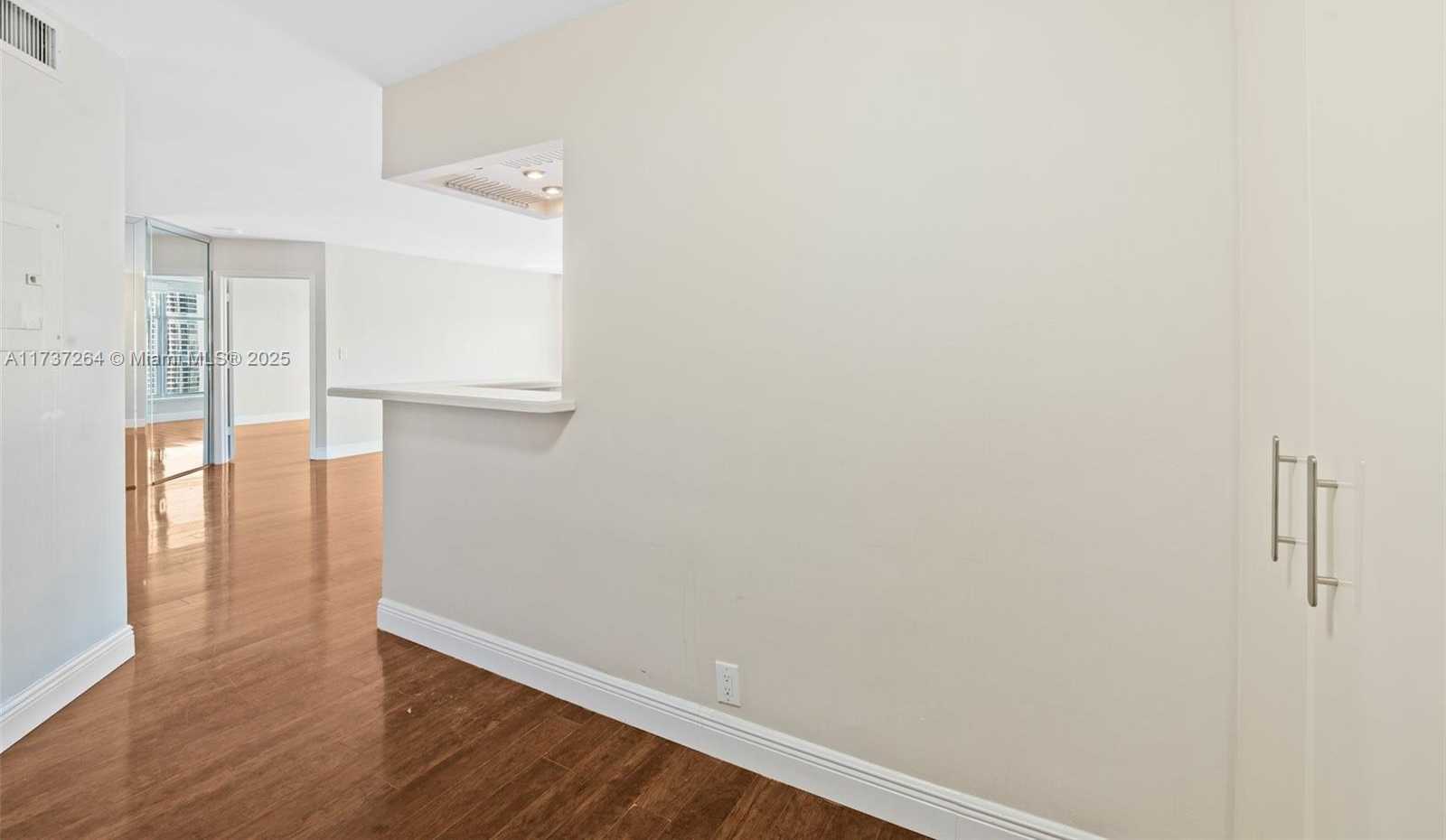 Small Image of 3530 MYSTIC POINTE DR #1913, Aventura Number 15