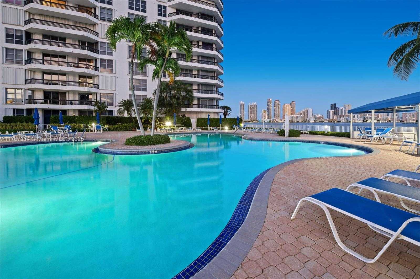 Small Image of 3530 MYSTIC POINTE DR #1913, Aventura Number 26