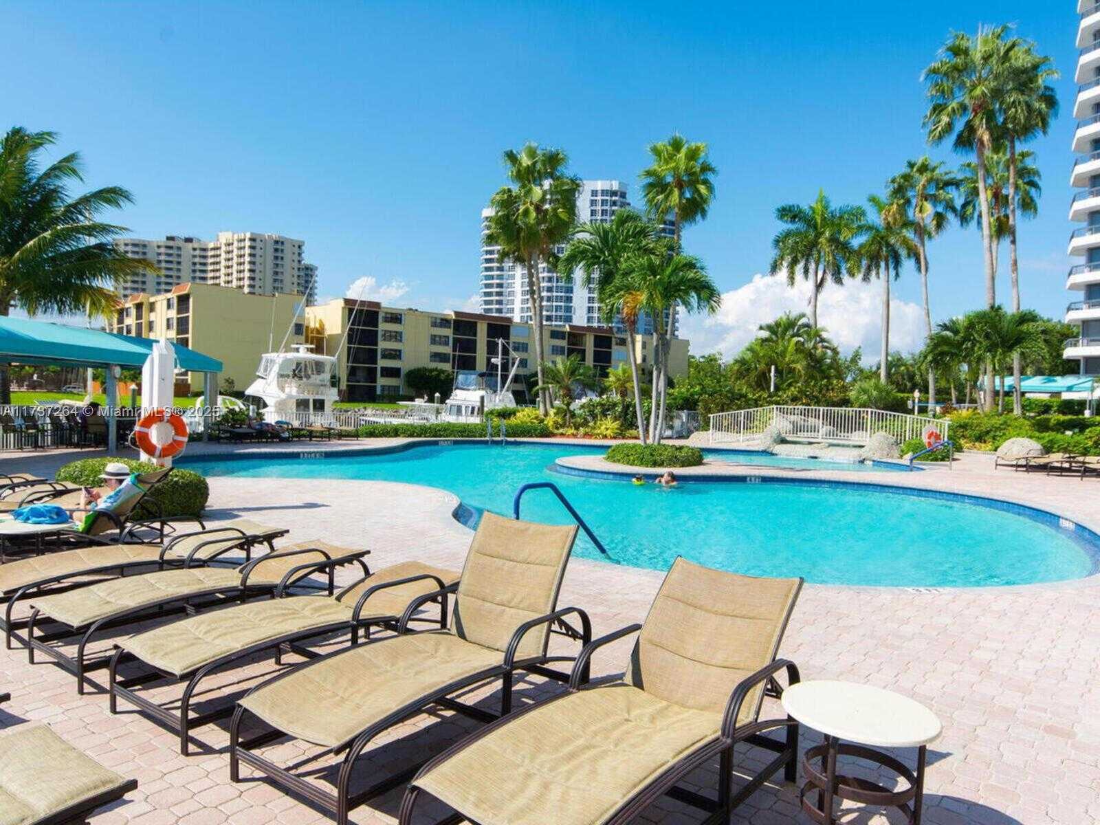 Small Image of 3530 MYSTIC POINTE DR #1913, Aventura Number 27