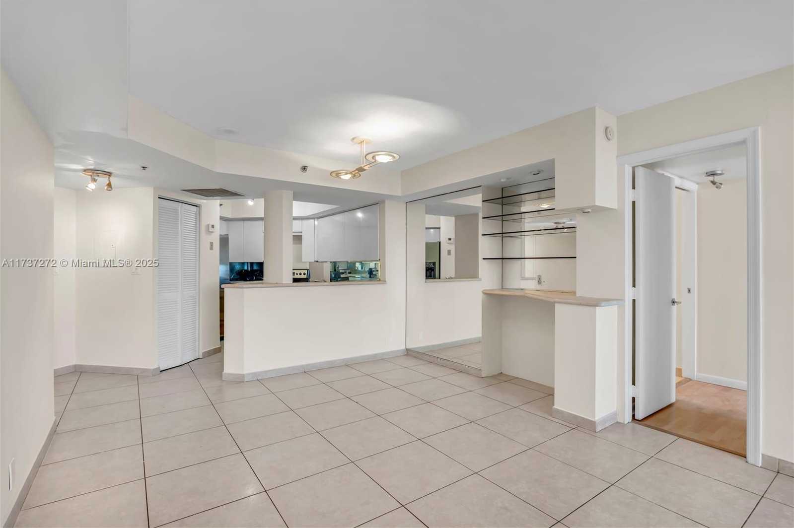 Small Image of 6767 COLLINS AVE #1907, Miami Beach Number 14